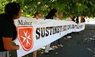 Defilare pe trotinete pentru sprijinirea copiiilor cu dizabilităţi din Cluj