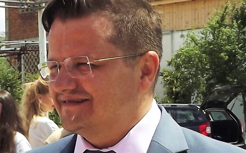 Europa îi dă undă verde lui Vuza să cumpere Oltchim. Promit investiții de sute de milioane, dar încă n-au venit cu banii