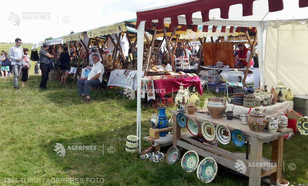 Clujenii participă la Festivalul Usturoiului din ținutul contelui Dracula