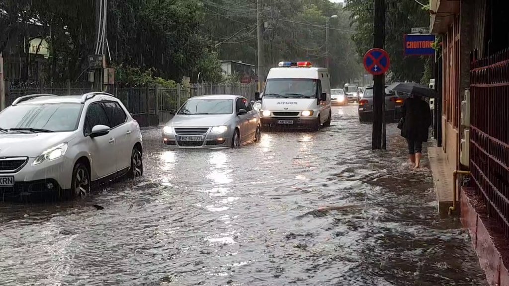 Ploi torențiale și grindină până luni, în Ardeal. Clujul scapă