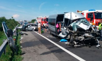 Microbuz cu români, implicat într-un accident în Austria: opt răniţi, dintre care trei, copii