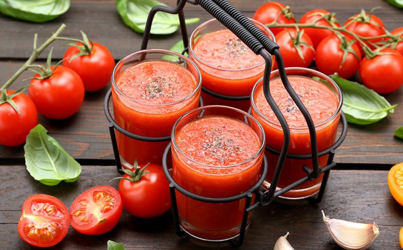 Dieta cu suc de roşii! Slăbeşte, detoxifică şi te scapă de celulită