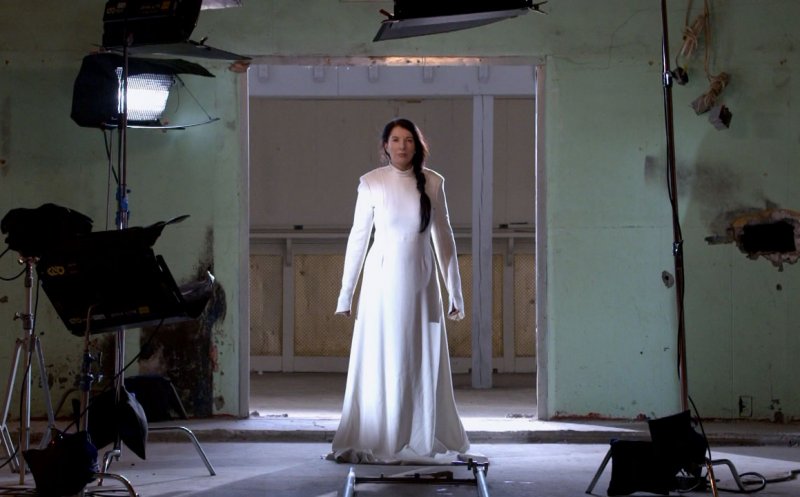 Două artiste din Cluj expun alături de Marina Abramovic
