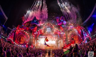 Foc de artificii, lasere şi scandări anti-PSD în deschiderea Untold. Primarul Clujului a fost în public