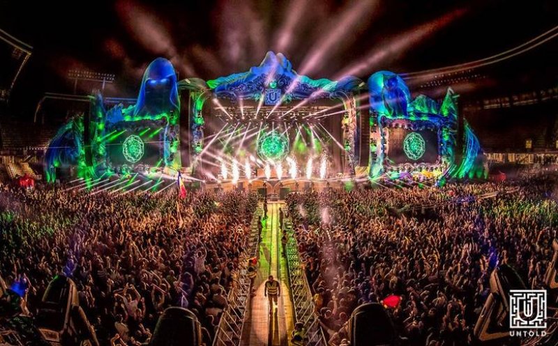 ”Te iubesc, România!”. Jason Derulo a sărutat o fană, Markus Schulz se însoară cu o româncă