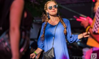 Superfemeile de la Untold. Freze, make-up și modă “ultimul răcnet” la festival