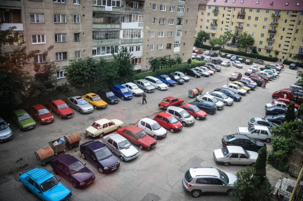 Clujenii, mulţumiţi de calitatea vieţii. Îi deranjează doar situaţia parcărilor