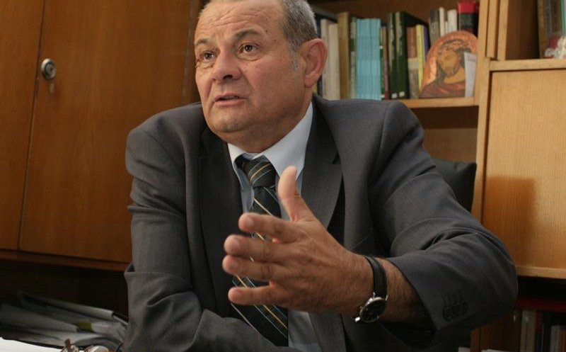 Trecutul care „nu vrea să treacă” devine apăsător și deopotrivă ridicol