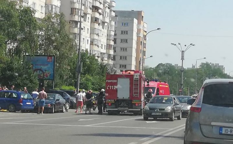 Accident în Mănăştur: două persoane rănite şi patru maşini avariate. Traficul blocat pe o bandă