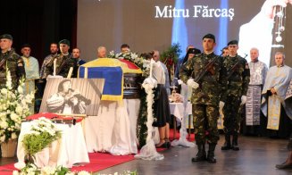 Dumitru Fărcaş, condus pe ultimul drum de sute de clujeni în acorduri de taragot