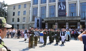 Dumitru Fărcaş, condus pe ultimul drum de sute de clujeni în acorduri de taragot