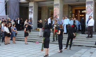 Dumitru Fărcaş, condus pe ultimul drum de sute de clujeni în acorduri de taragot