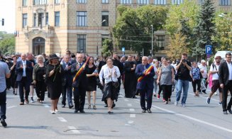 Dumitru Fărcaş, condus pe ultimul drum de sute de clujeni în acorduri de taragot