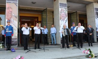 Dumitru Fărcaş, condus pe ultimul drum de sute de clujeni în acorduri de taragot
