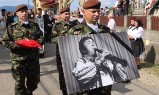 Dumitru Fărcaş, înmormântat cu onoruri militare în grădina casei părinteşti din comuna Groşi