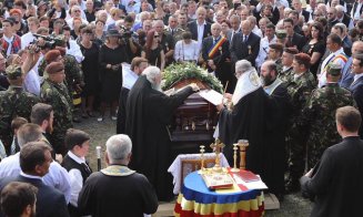 Dumitru Fărcaş, înmormântat cu onoruri militare în grădina casei părinteşti din comuna Groşi
