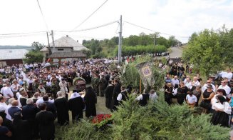 Dumitru Fărcaş, înmormântat cu onoruri militare în grădina casei părinteşti din comuna Groşi