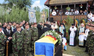 Dumitru Fărcaş, înmormântat cu onoruri militare în grădina casei părinteşti din comuna Groşi
