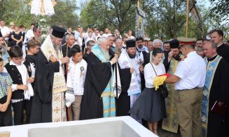 Dumitru Fărcaş, înmormântat cu onoruri militare în grădina casei părinteşti din comuna Groşi