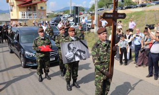 Dumitru Fărcaş, înmormântat cu onoruri militare în grădina casei părinteşti din comuna Groşi