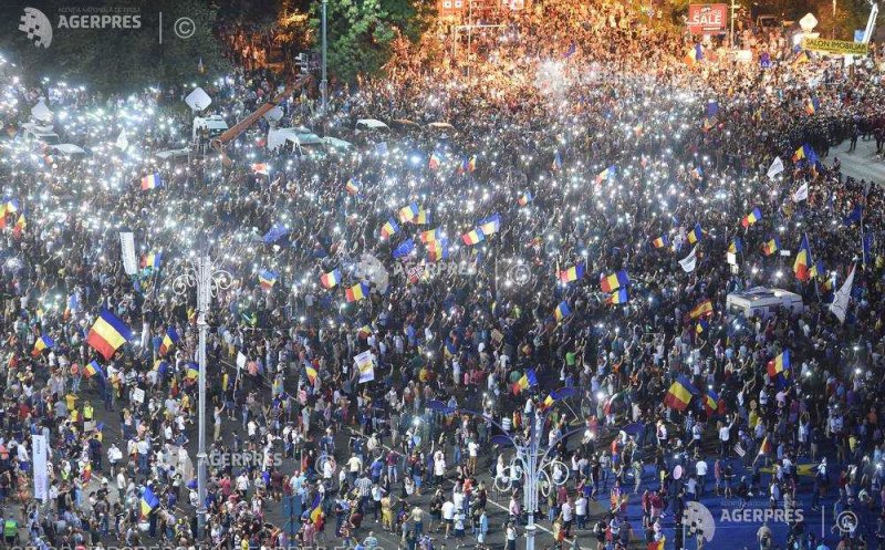 Protest diaspora | Mitingul antiguvernamental de la București. Incidente violente între manifestanţi şi jandarmi