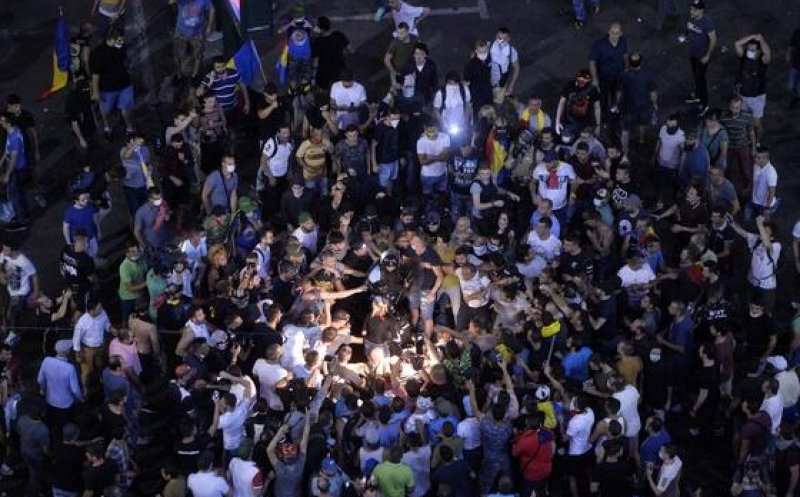 Starea jandarmeriței rănite în Piața Victoriei. Ce spune ministrul Sănătății