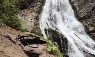 Cascada „Valul Miresei” este miracolul din inima Transilvaniei