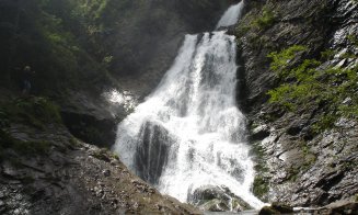 Cascada „Valul Miresei” este miracolul din inima Transilvaniei