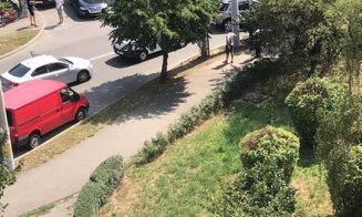 Trafic blocat pe Rebreanu: Accident între un scuter şi o maşină