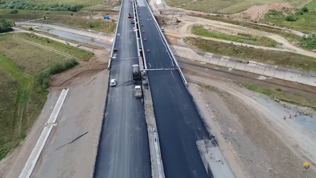 Podul care trece autostrada peste Someş,  inaugurat la început de toamnă