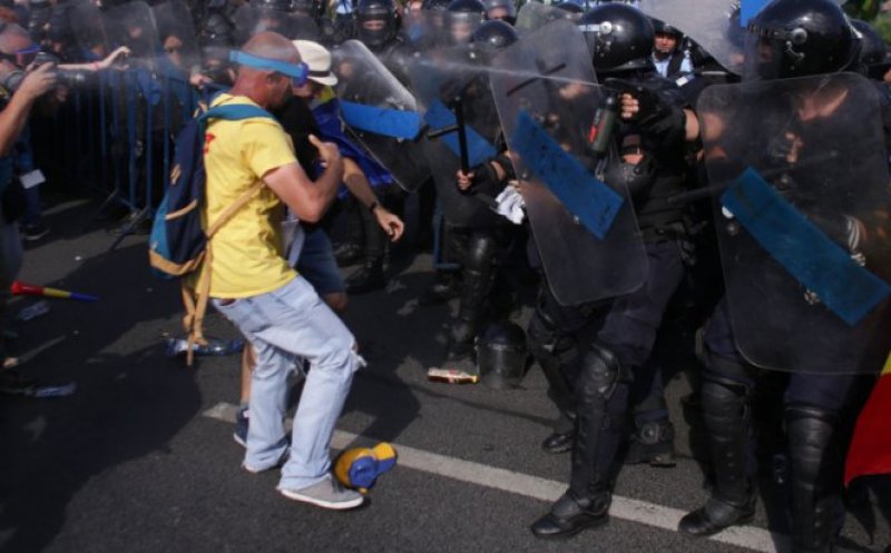 Intervenţia jandarmeriei din Piaţa Victoriei a fost nejustificată