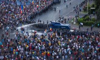 Cartuşe, grenade şi pulverizatoare: muniţia jandarmilor folosită la protestul diasporei