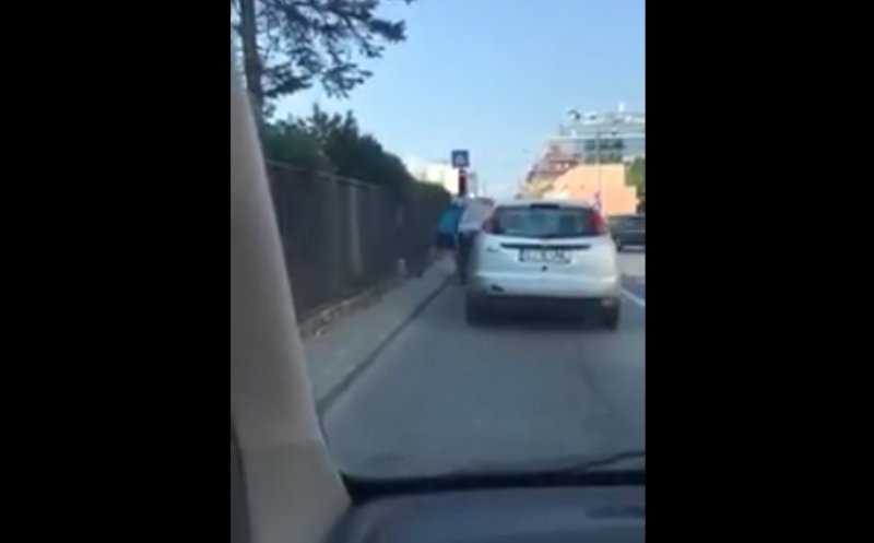 Bătaie în trafic. Şi-au împărţit pumni la un semafor din Mărăşti