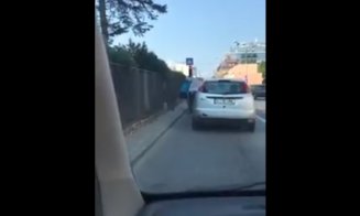 Bătaie în trafic. Şi-au împărţit pumni la un semafor din Mărăşti