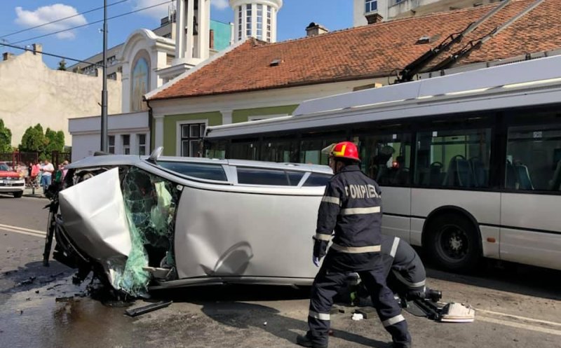 Cine este vinovat de producerea accidentului de pe Moţilor. Cinci persoane au ajuns la spital