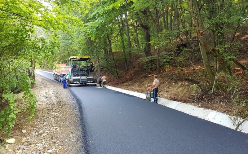 O nouă destinaţie de weekend: Cheile Baciului! Drumul modernizat, inaugurat în septembrie