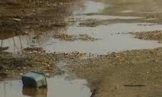 Protest pe un drum din Cluj: "Este dezastru. Scoatem cu tractoarele autocare cu turişti străini"