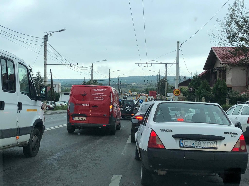 Atenţie, şoferi! Au început lucrările la Podul Hingherilor. Trafic, semi-blocat