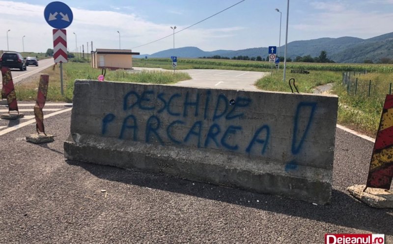 Parcări moderne pe un drum din Cluj, ținute închise de autorități