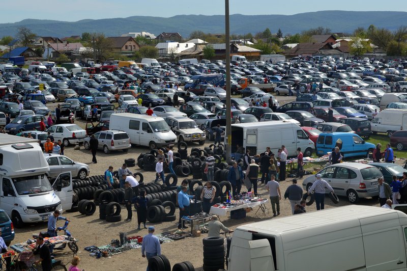 5 euro te va costa să afli istoricul unei maşini înmatriculate în România
