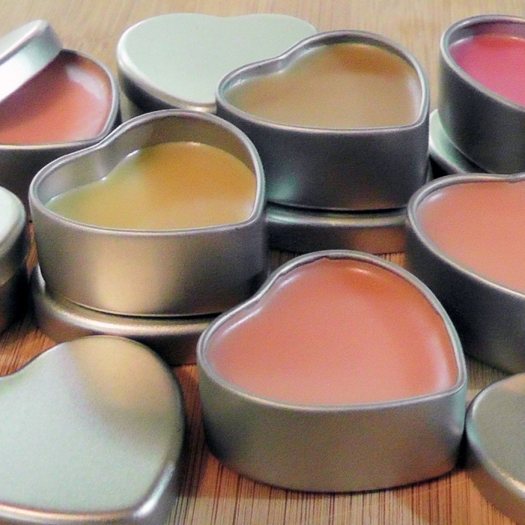 Balsam de buze homemade. O reţetă simplă pentru buze sănătoase