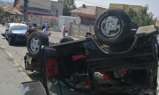 Maşină răsturnată în Dâmbu Rotund. Un copil de 5 ani a fost rănit