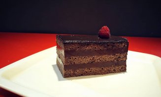 Ţi-e poftă de desertul preferat , dar eşti la dietă? Nici o problemă! Savurează dulciurile sănătoase şi gustoase ale patiseriei vegane Natriana