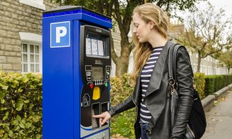 Aplicație pentru plata cu cardul a parcării. De ce e mai ieftină decât achitarea cu SMS