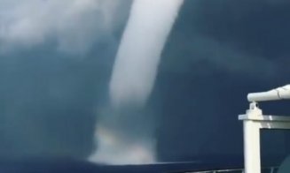 Tornadă filmată pe mare, în apropiere de insula Santorini din Grecia