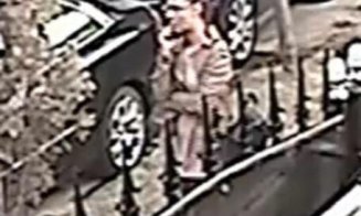 Metoda “accidentul” face noi victime la Cluj. Polițiștii cauta femeia din imagine
