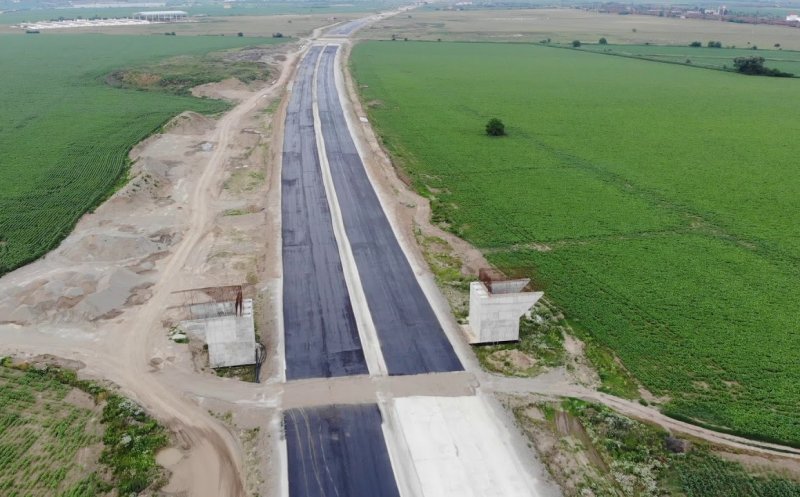 Probleme pe un tronson al Autostrăzii Sebeş - Turda: minilacuri şi dilema supratraversării căii ferate