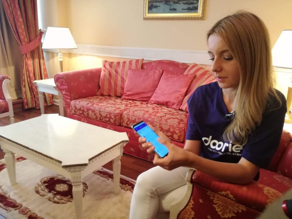 O clujeancă a creat aplicația ce personalizează camerele de hotel la cererea clienților
