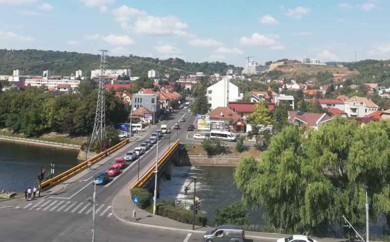 Cine alege firmele care vor schimba aspectul a două poduri importante ale Clujului
