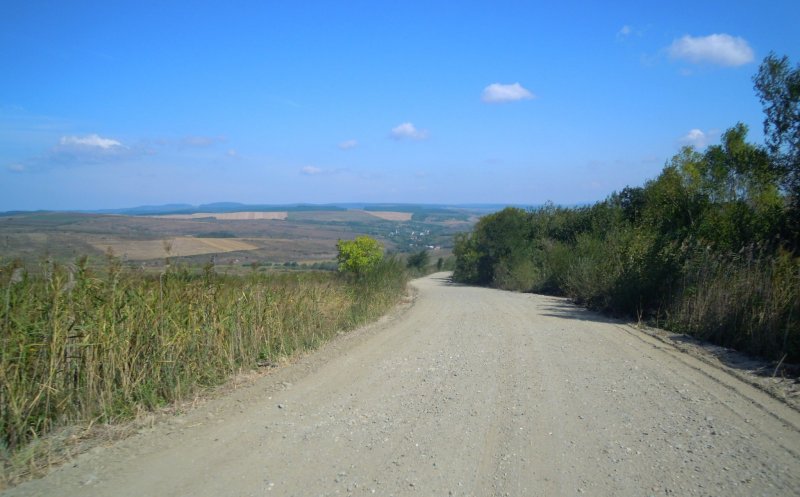 Au demarat lucrările de întreţinere pe drumul județean Pădureni – Satu Lung